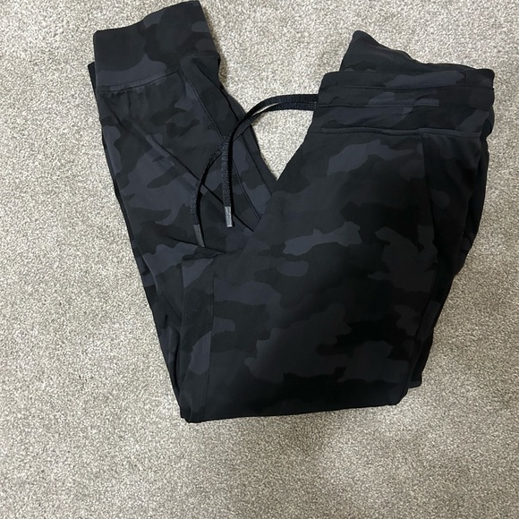 Lululemon Jogger - Picture 2 of 6